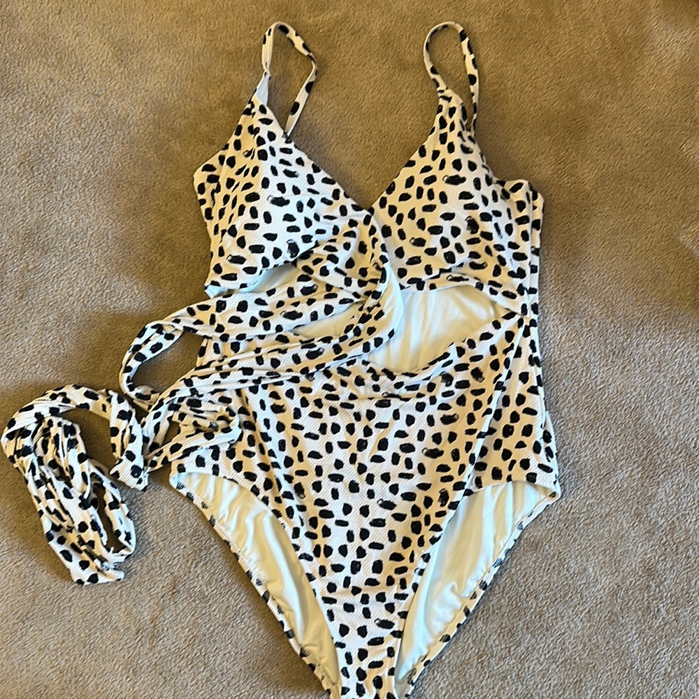 black and white wrap bathing suit